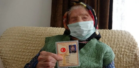 Trabzon'un en yaşlı  Ayşe annesi