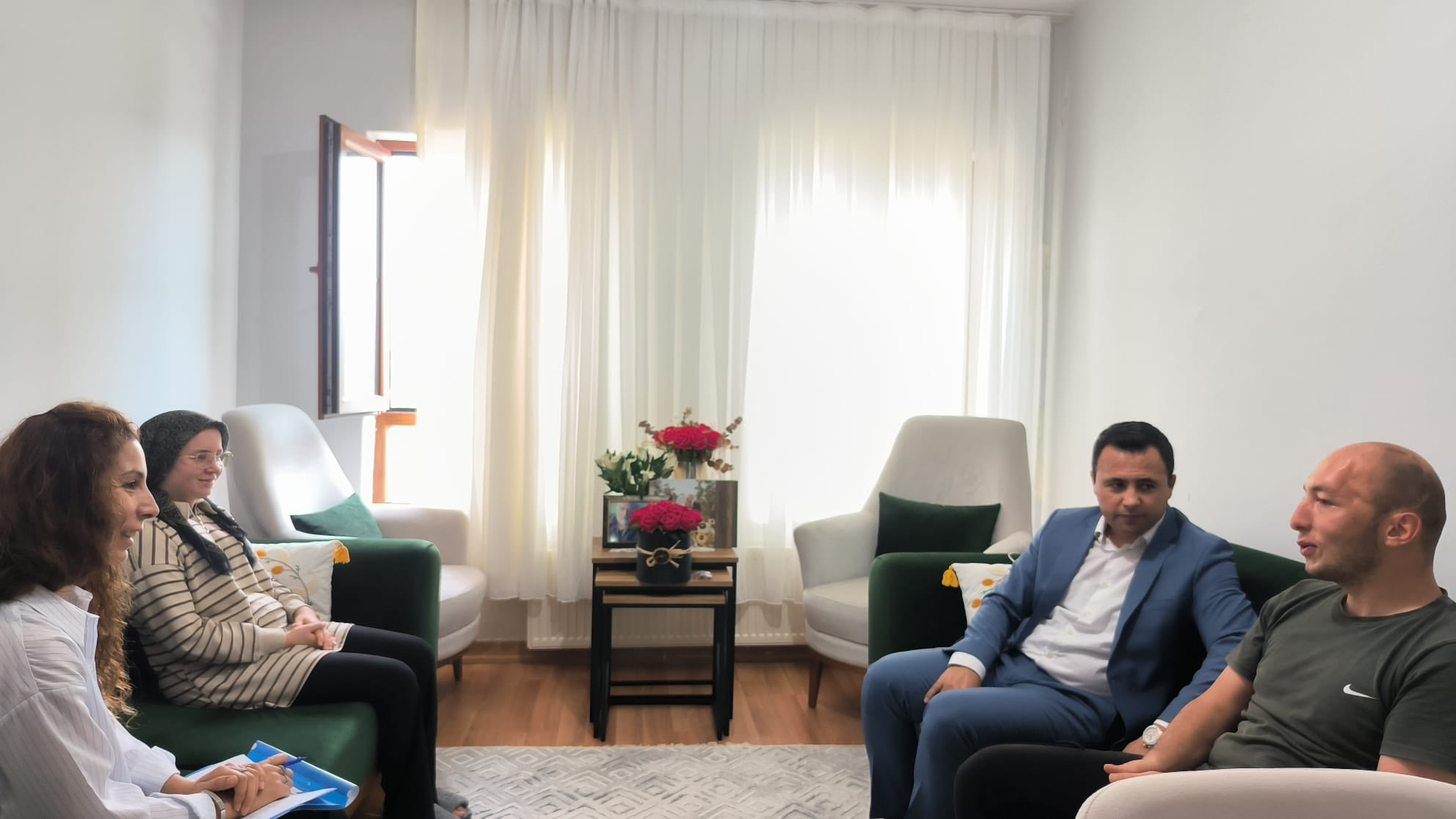 Kaymakam Dr. Uzan, “Yalnız Değilsiniz”