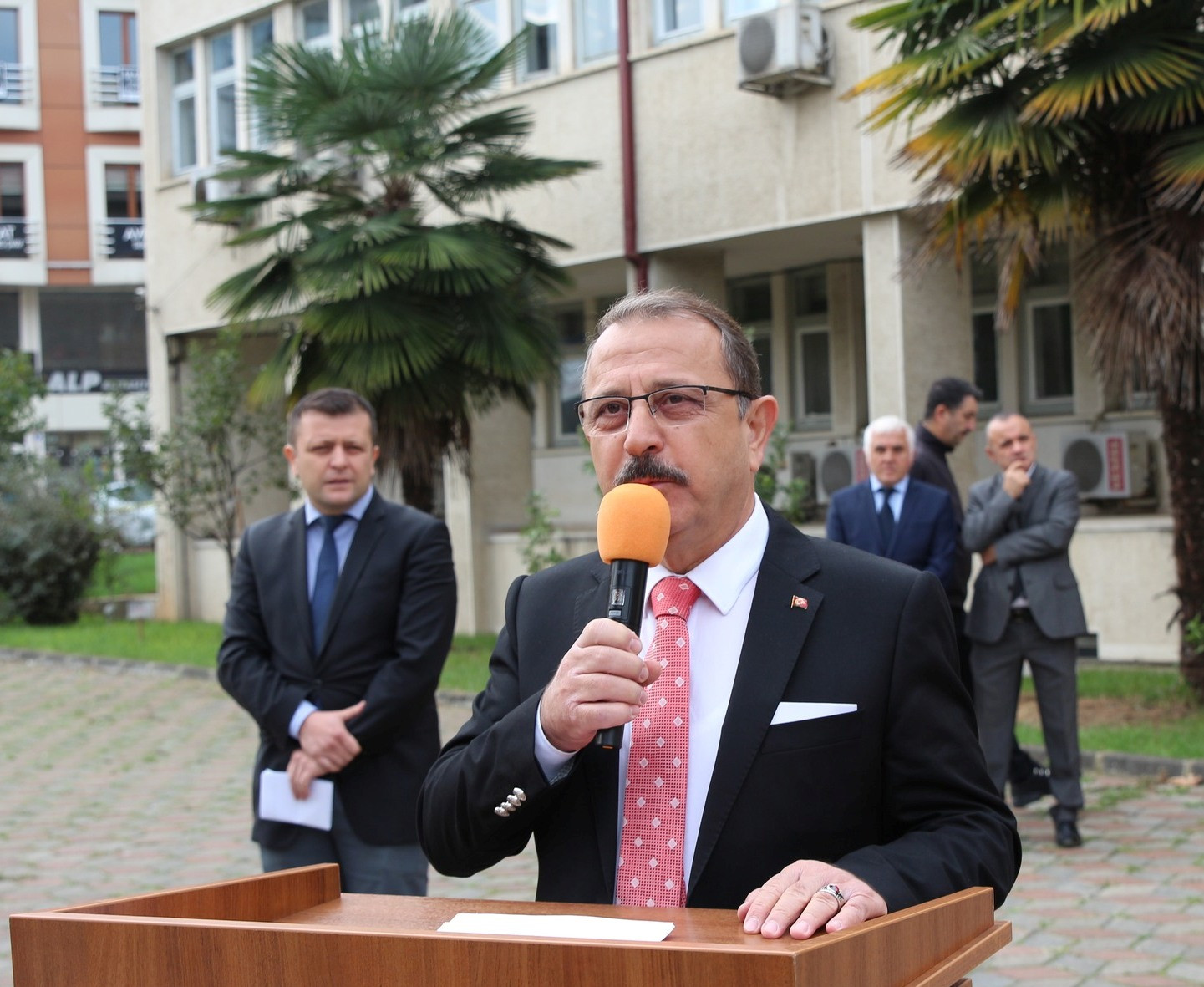 Muhtarlık; Kâğıt Üzerinde Yazan Görevden Çok Daha Fazlasıdır