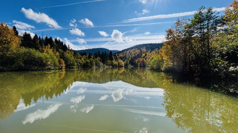 Sonbahar Manzarasıyla Taşlıyatak Göleti Büyülüyor!