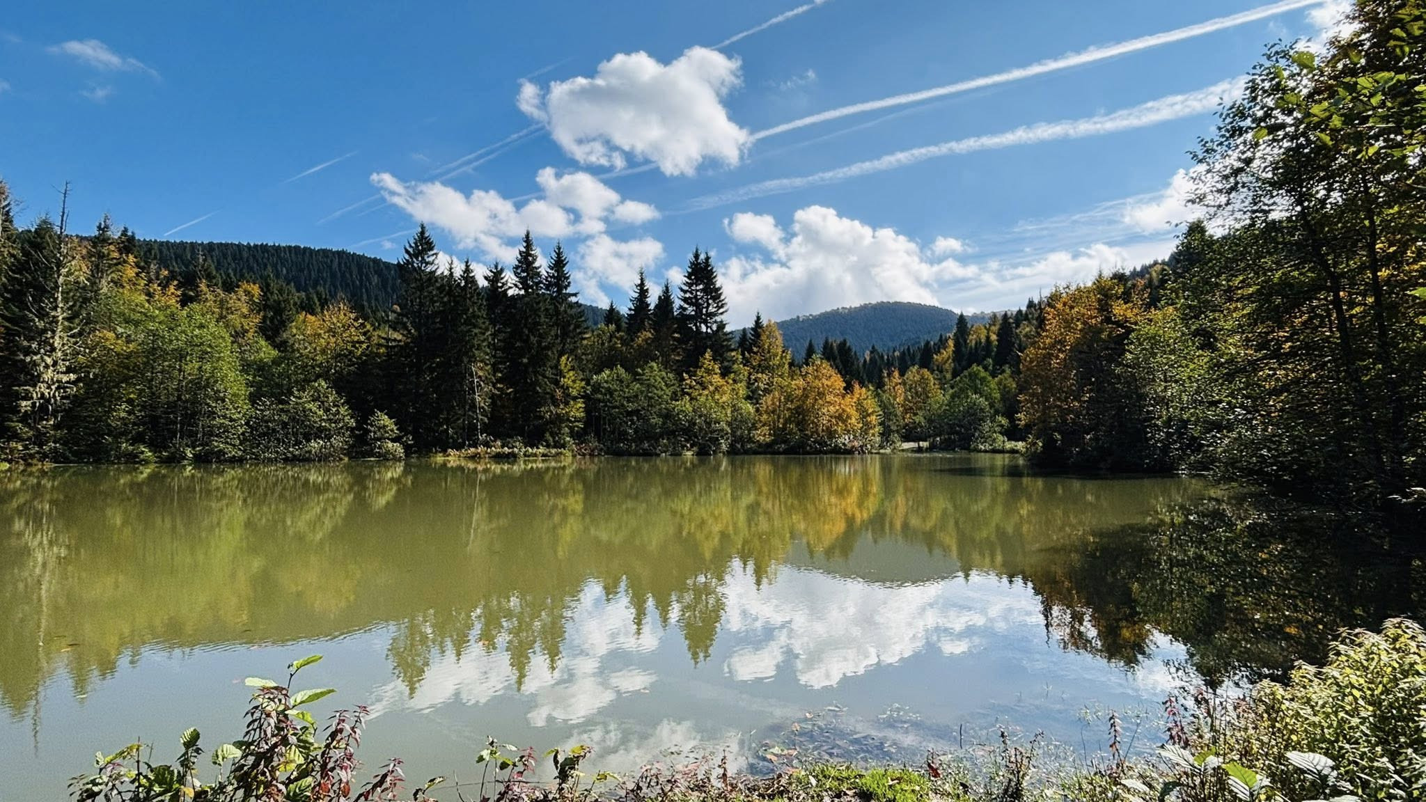 Sonbahar Manzarasıyla Taşlıyatak Göleti Büyülüyor!