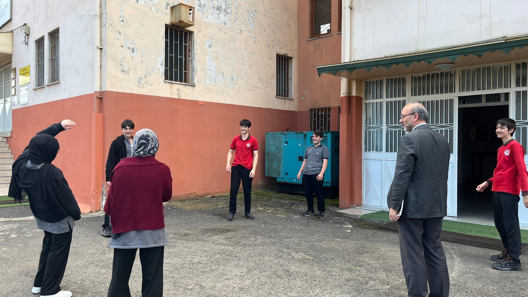 İsraf Değil, Tasarruf: Gençlere Konferans