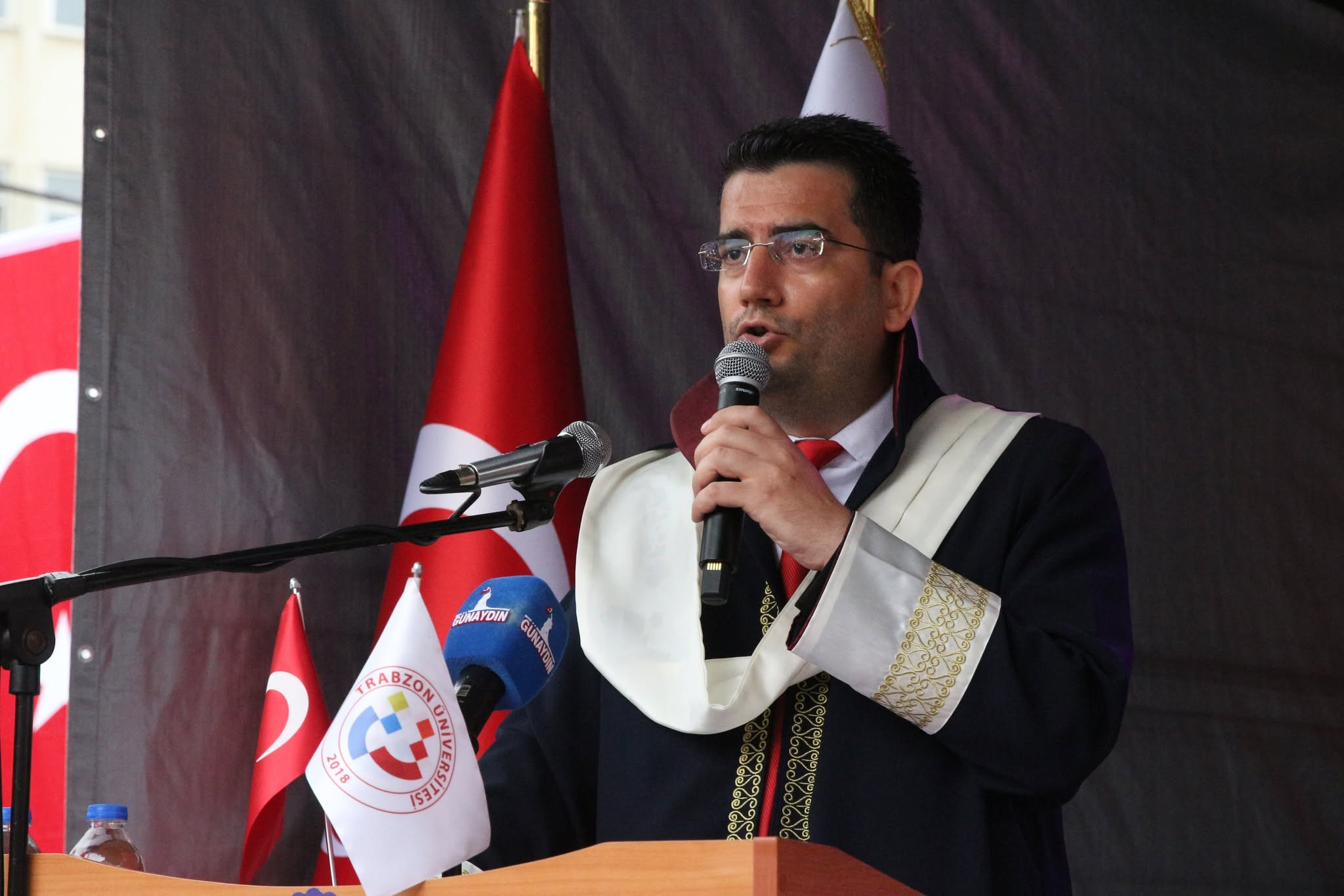 VMYO’da 20. Dönem Mezuniyet Coşkusu