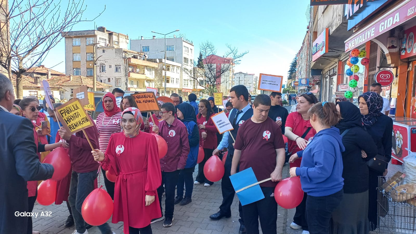 “Otizme Kırmızı Işık Yak “ 