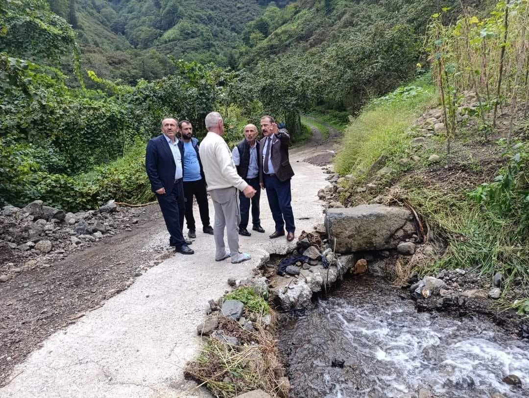 Heyelanların temizlenmesi çalışmaları devam ediyor
