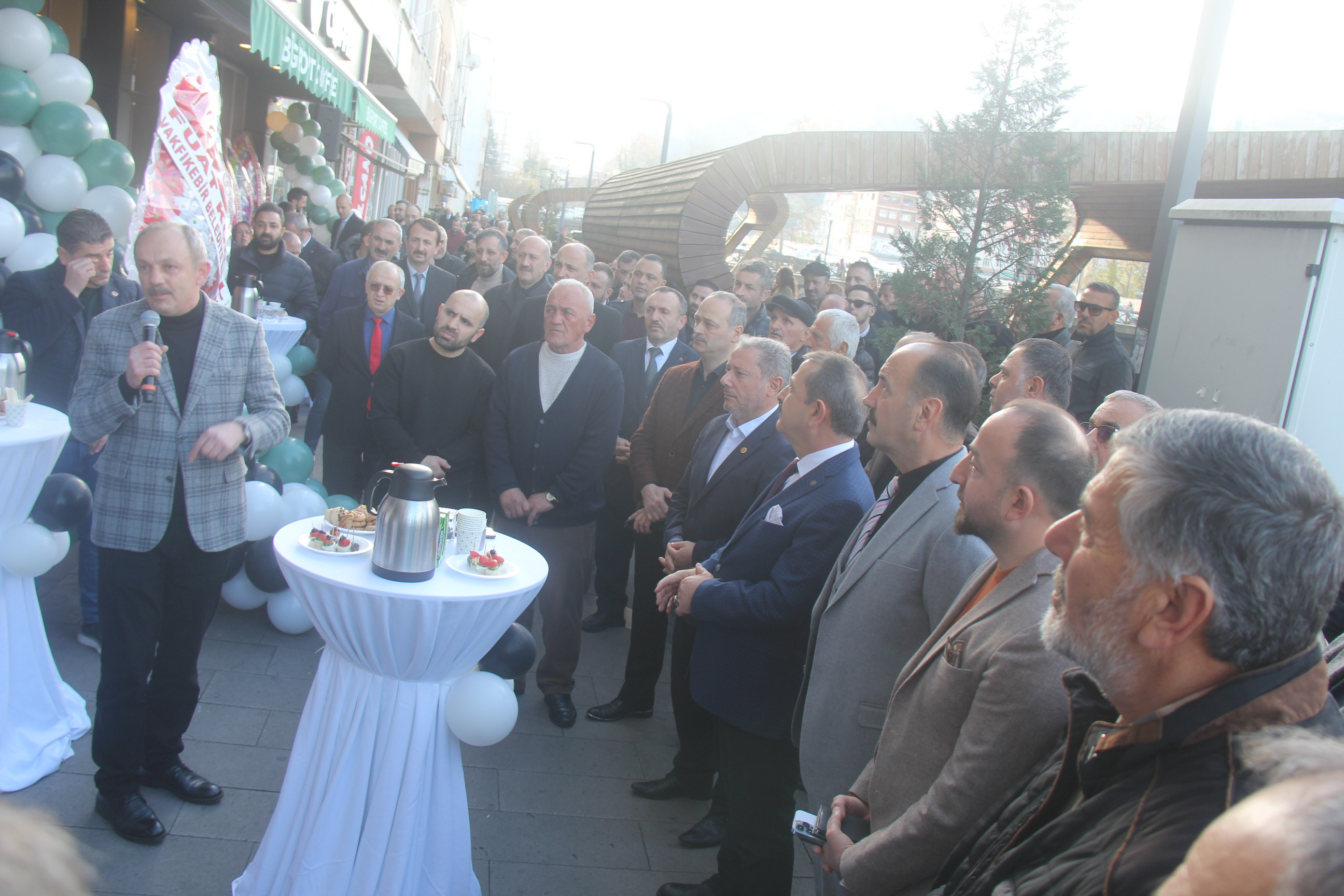 Açılış Kurdeleleri Birlikte Kesildi