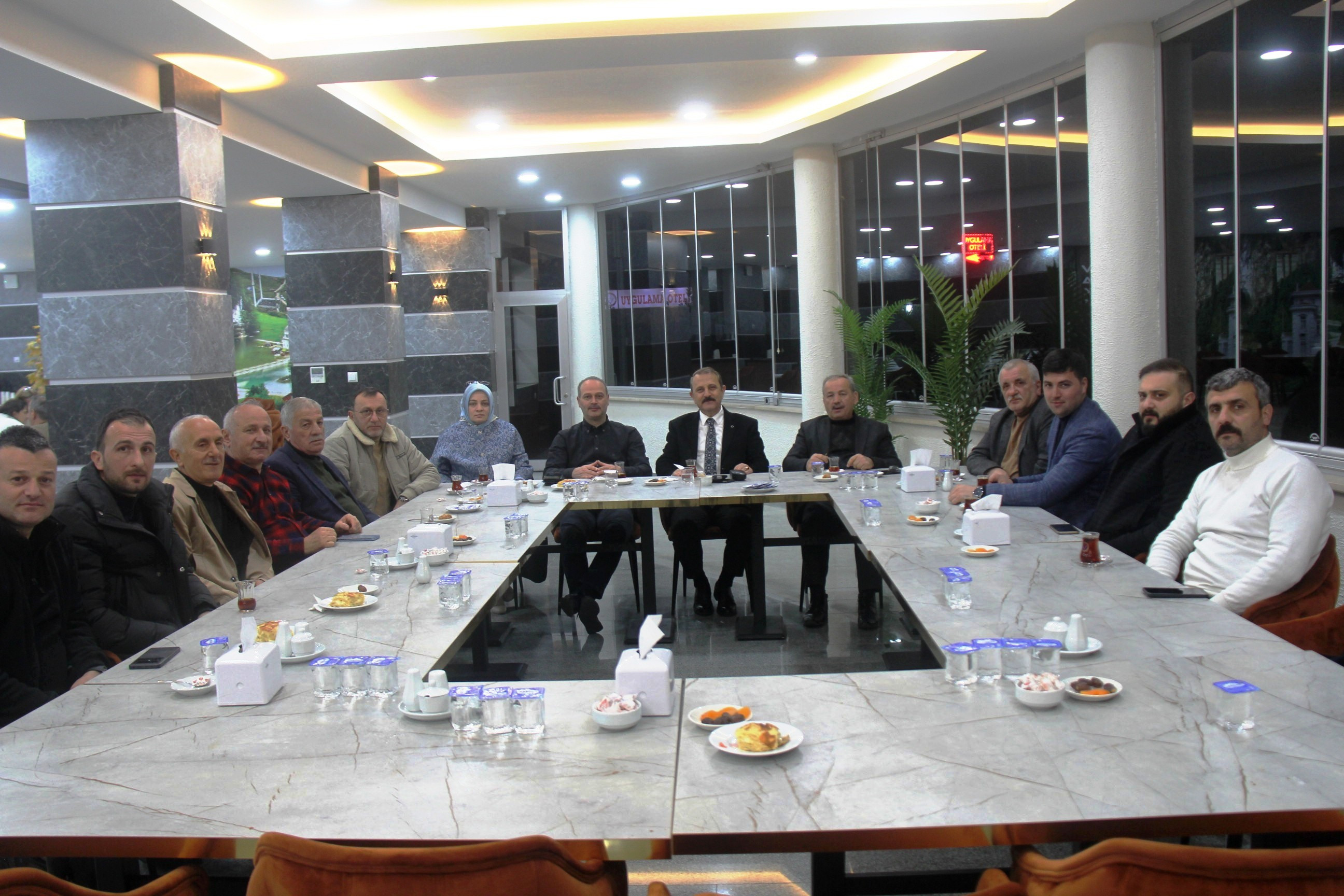 Başkan Koçal, Meclis Üyeleri İle İftar Yaptı