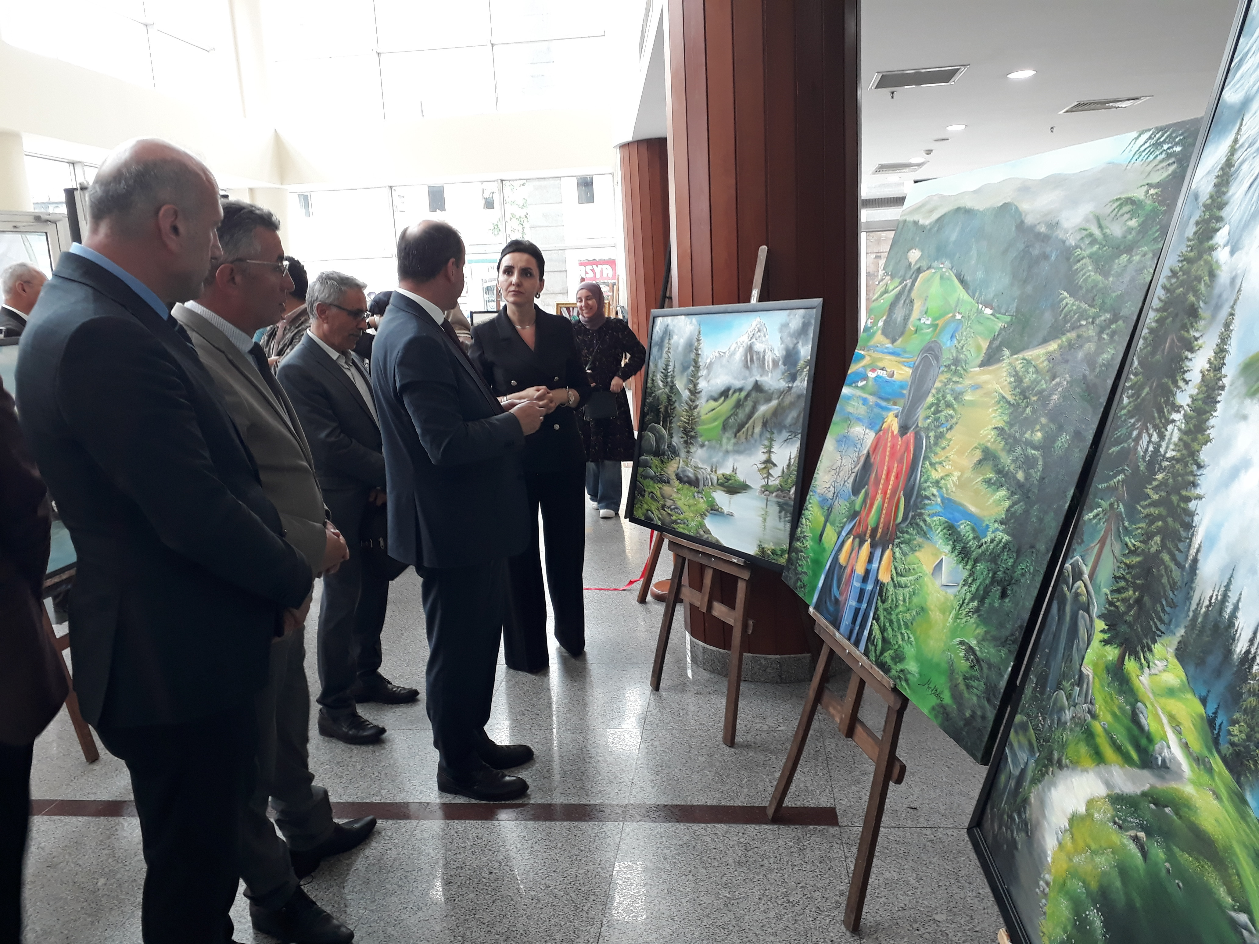 Fotoğraf ve Yağlı Boya Resim Sergisi Büyüledi