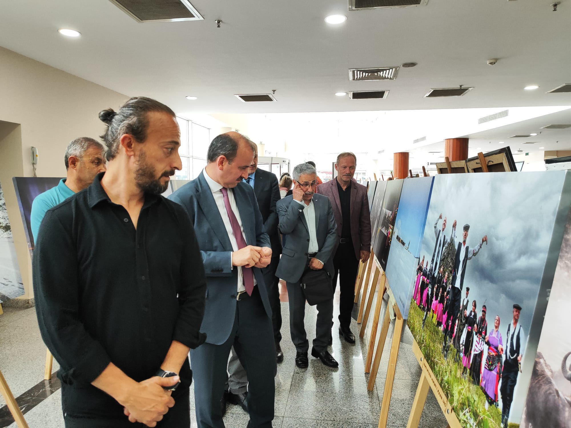 Fotoğraf ve Yağlı Boya Resim Sergisi Büyüledi