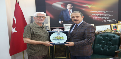Başkan Koçal’dan Büyükliman Medya’ya Plaket