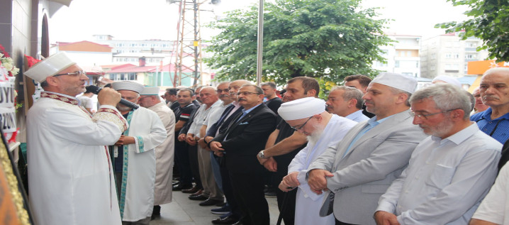 Hayırsever Hacı Avni Karadeniz Son Yolculuğuna Uğurlandı