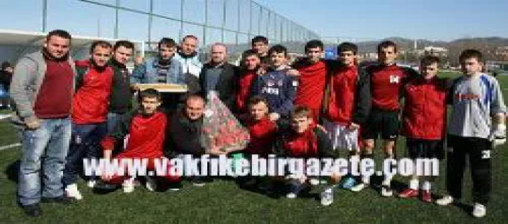 TARAFTARLARDAN TATLI SÜRPRİZ