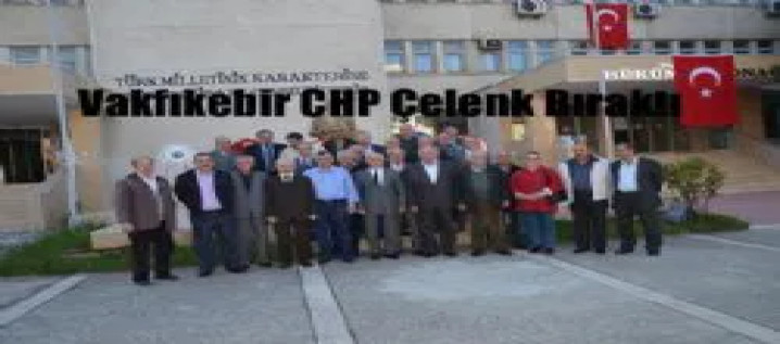 CHP, Vakfıkebir'de Atatürk Anıtı'na Çelenk Bıraktı
