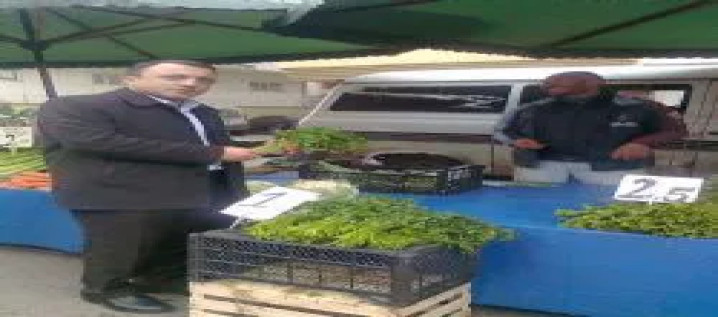 Av. Nevzat Çabuk, semt pazarında