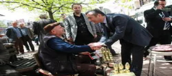 HALKI BİR KARA LASTİĞE MUHTAÇ ETTİLER