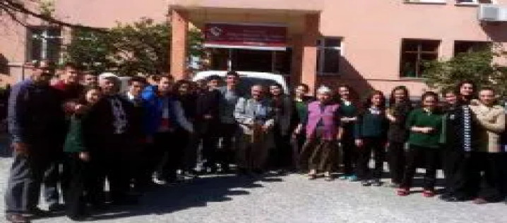 Öğrencilerden Yaşlılara Anlamlı Ziyaret