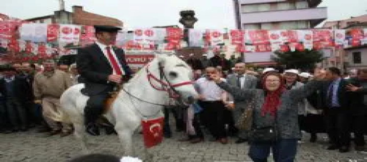 Aydın Siyasete Yeni Boyut Kazandırdı