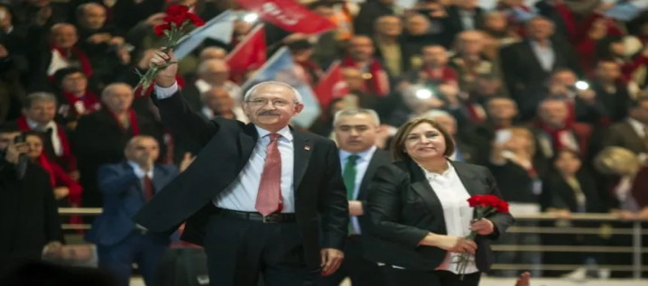 Kılıçdaroğlu, CHP Genel Başkanlığı'na yeniden seçildi. 