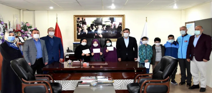 Yarışmaya katılanlar ödüllendirildi