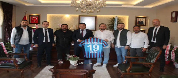 Kaymakam Dr. Uzan'a Trabzonspor Forması