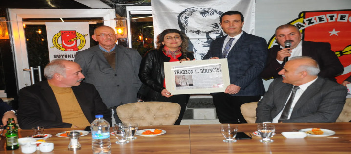 Gazetecilerin &Ccedil;alışmayanına Rastlamadım