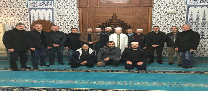 Cuma Sabahı Camide Buluştular