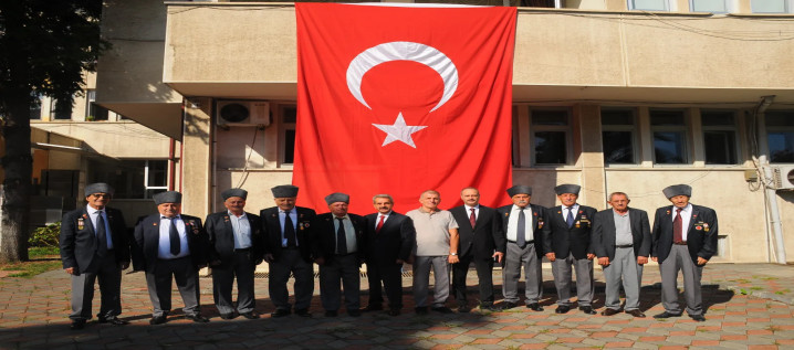 Fedakârlıkların;  Karşılığı Veya Bedeli Olmaz